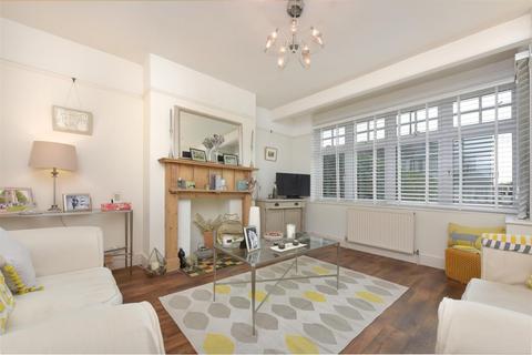 48 Fairway, London, SW20 9DN
