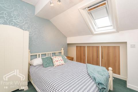 2 bedroom end of terrace house for sale, St Albans Road, Lytham St Annes, FY8 1UY