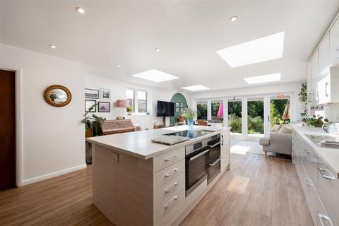 81 Elmwood Drive, Epsom, KT17 2NL