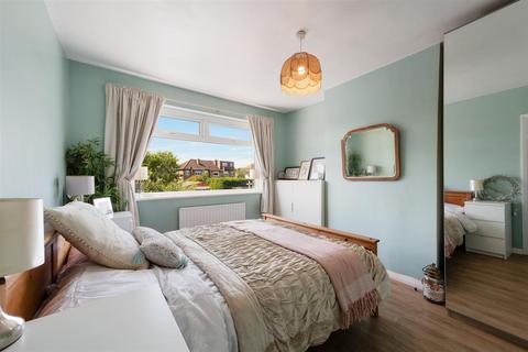 81 Elmwood Drive, Epsom, KT17 2NL