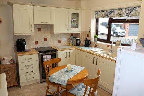 3 bedroom semi-detached house for sale, Heath Bridge Close, Rushall