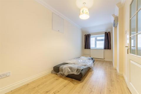 8 Ames Close, Luton, LU3 4AS