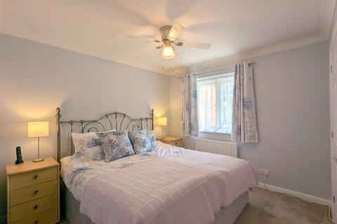 191a Bedfont Close, Feltham, TW14 8LQ