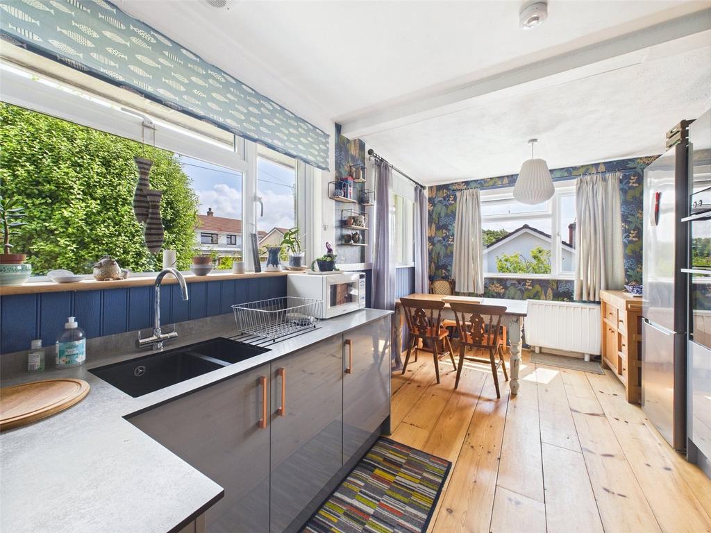 Kitchen Alt