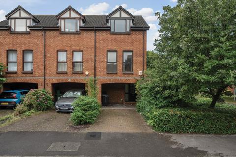 9 Farriers Road, Epsom, KT17 1LP