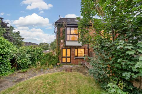 9 Farriers Road, Epsom, KT17 1LP