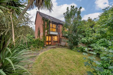 9 Farriers Road, Epsom, KT17 1LP