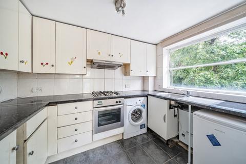 2 bedroom apartment to rent, Linksway London NW4