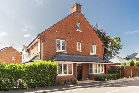 1 Ridings Close, Ascot, SL5 7SQ