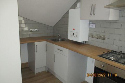 3 bedroom flat to rent, B Dewsbury Road, Leeds