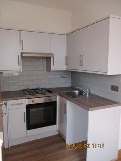 3 bedroom flat to rent, B Dewsbury Road, Leeds