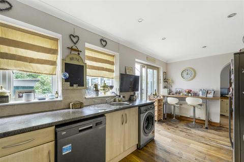 3 bedroom semi-detached house for sale, Blunden Lane, Yalding