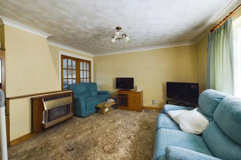 3 bedroom terraced house for sale, Paprills, Basildon, Essex, SS16