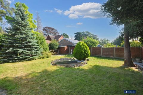 3 bedroom bungalow for sale, Elm Grove, Emerson Park, Hornchurch, RM11