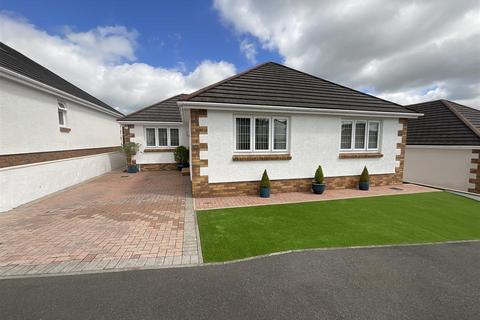 3 bedroom detached bungalow for sale, Clos Nant-Y-Ci, Saron, Ammanford