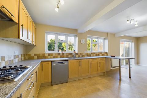25 Hampton Close, Worcester, WR2 5LX