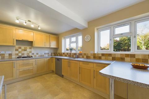 25 Hampton Close, Worcester, WR2 5LX