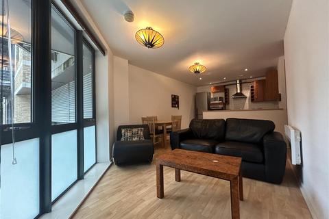 2 bedroom apartment to rent, City South City Centre