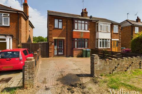 3 bedroom semi-detached house for sale, Old Stoke Road, Aylesbury HP21