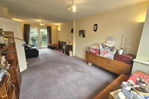 31 Coppice Road, Solihull, B92 9JY
