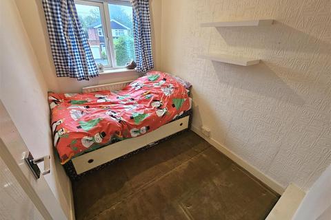 31 Coppice Road, Solihull, B92 9JY