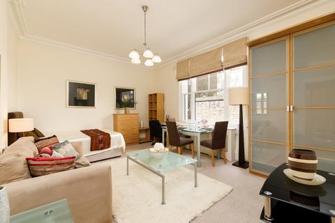 Studio to rent, Ashburn Gardens, South Kensington, London, SW7