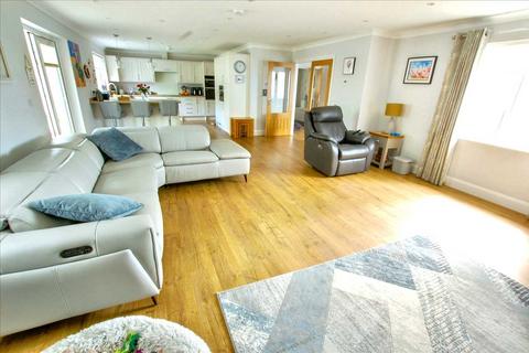 3 bedroom detached bungalow for sale, 16 Parsons Green, St. Florence
