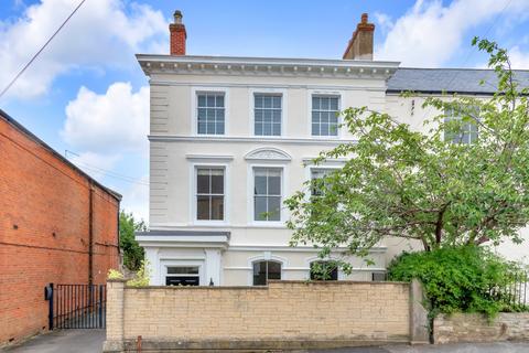 5d Bromsgrove, Faringdon, SN7 7JF