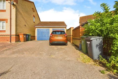 2 bedroom terraced house for sale, Redwing Close, Stanground, PE2