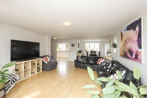 16 Berry Drive, Kiveton Park, Sheffield, S26 6SR