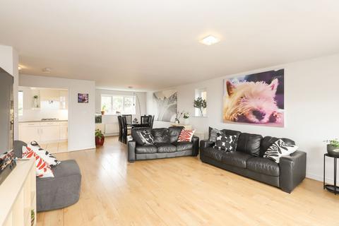 16 Berry Drive, Kiveton Park, Sheffield, S26 6SR