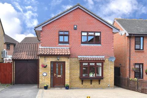 13 Bill Hamling Close, London, SE9 3LP