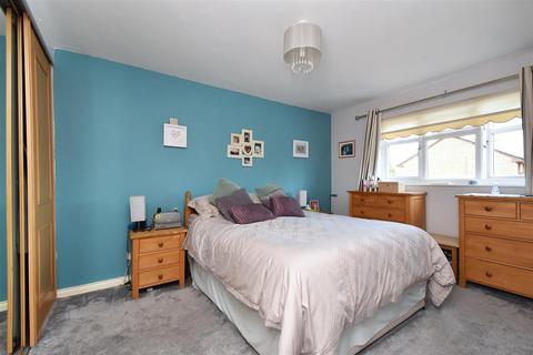 13 Bill Hamling Close, London, SE9 3LP