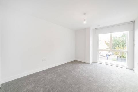 3 bedroom flat to rent, Gayton Road, Harrow, HA1