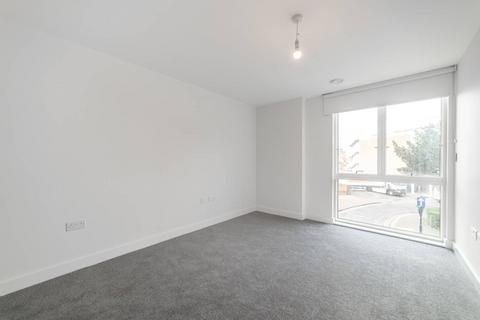 3 bedroom flat to rent, Gayton Road, Harrow, HA1