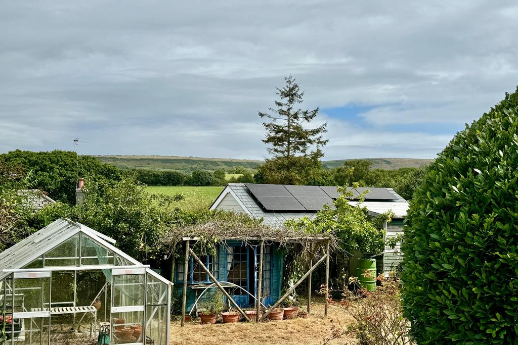 Garden &amp; Outbuildings