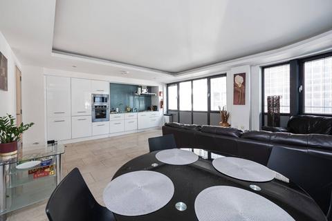 2 bedroom flat for sale, Leman Street, Aldgate, London, E1