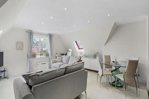 2 bedroom penthouse for sale, Keats House, Harrow On The Hill HA2