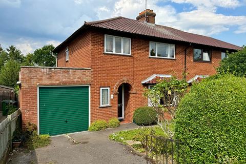 3 bedroom semi-detached house for sale, Meadow Road, Newbury RG14