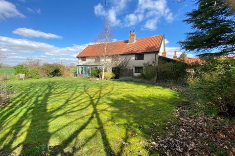 4 bedroom detached house to rent, Bury Road, Hopton IP22