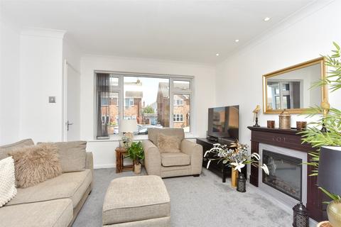 21 Ambleside, Sittingbourne, ME10 3BE