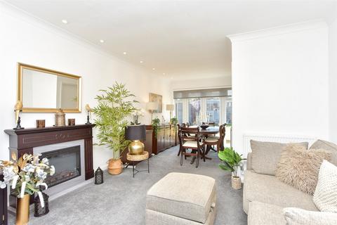 21 Ambleside, Sittingbourne, ME10 3BE