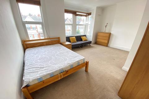 6 bedroom terraced house to rent, Brandville Road, WEST DRAYTON, Middlesex