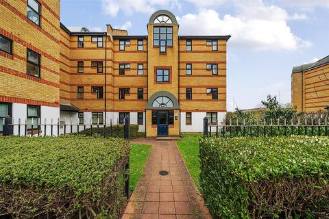 Flat C, 3 Transom Close, London, SE16 7FH