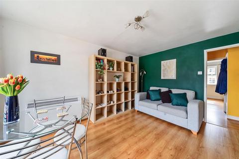 Flat C, 3 Transom Close, London, SE16 7FH