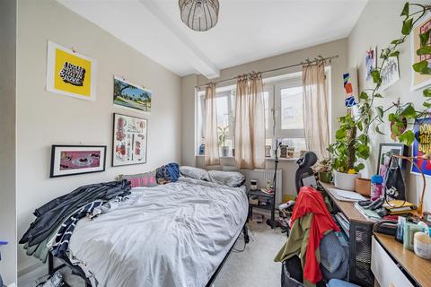 138 Adams Gardens Estate, London, SE16 4JH
