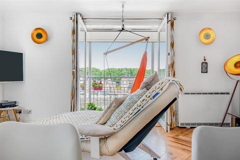 Flat 6, 6 Rainbow Quay, London, SE16 7UF