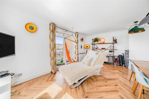 Flat 6, 6 Rainbow Quay, London, SE16 7UF
