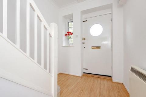 109 Acorn Walk, London, SE16 5DX