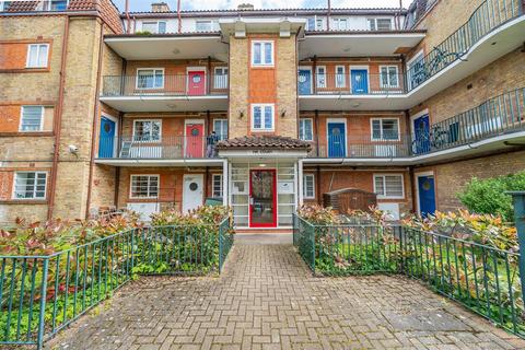109 Acorn Walk, London, SE16 5DX